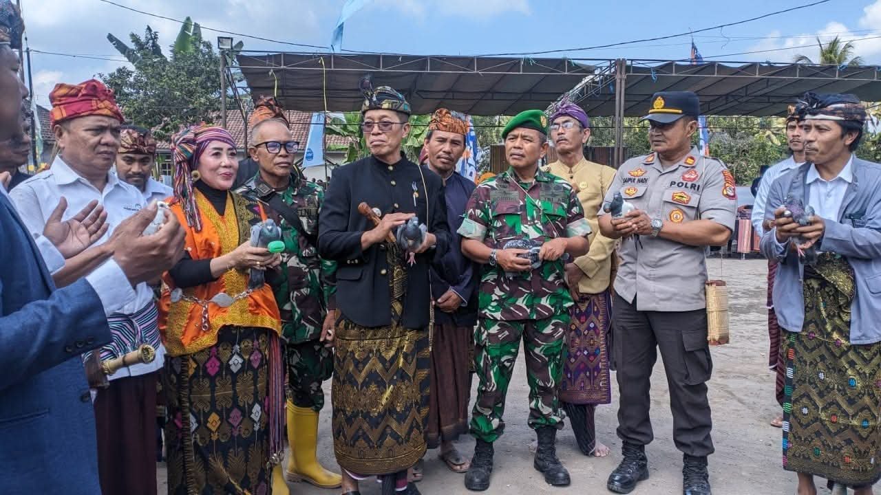 Gelar Gawe Adat Inan Dowe II, Pemuda Loyok Dorong Anyaman Bambu Kembali Mendunia
